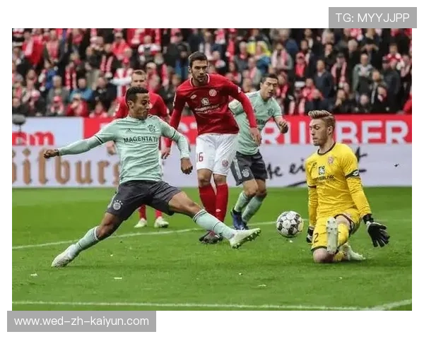 拜仁锋线在连续冲击中最终攻破城池